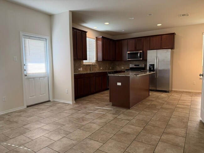 Foto del edificio - 2601 Chandler Creek Blvd