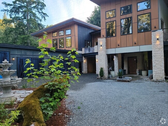 Building Photo - 4549 125th Ave SE