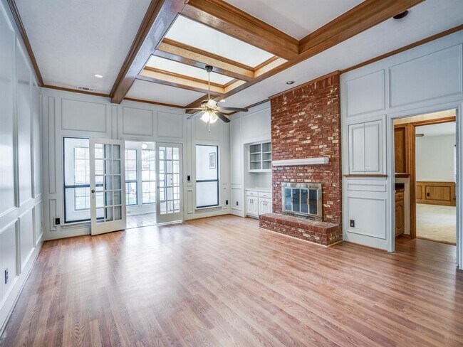 Building Photo - 1405 Harrington Dr