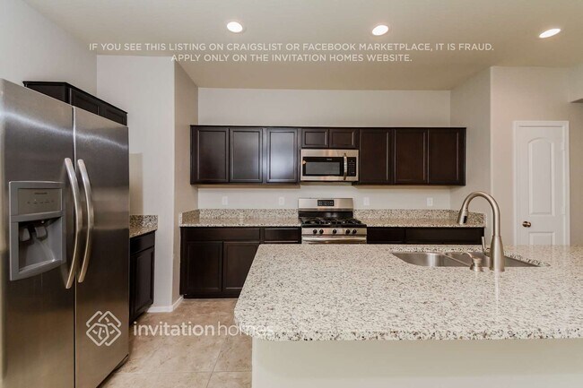 Foto del edificio - 31040 W Whitton Ave