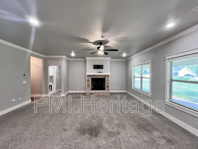 Building Photo - 24 Bonhill Ln