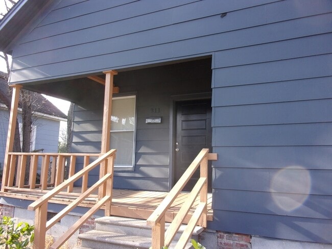 Building Photo - 311 Hasty St