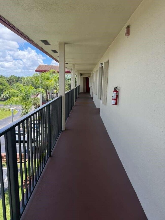 Building Photo - 1600 SW 127th Way