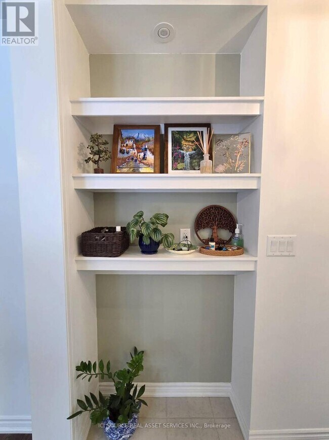 Building Photo - 1405 Mockingbird Sq