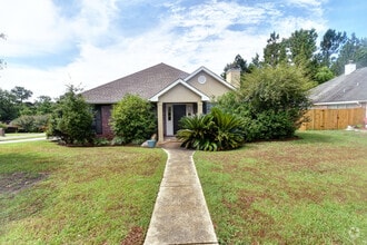 Building Photo - 15065 Warren Dr