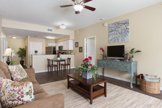 Foto del edificio - Glenbrook at Palm Bay- Senior Living at Ease