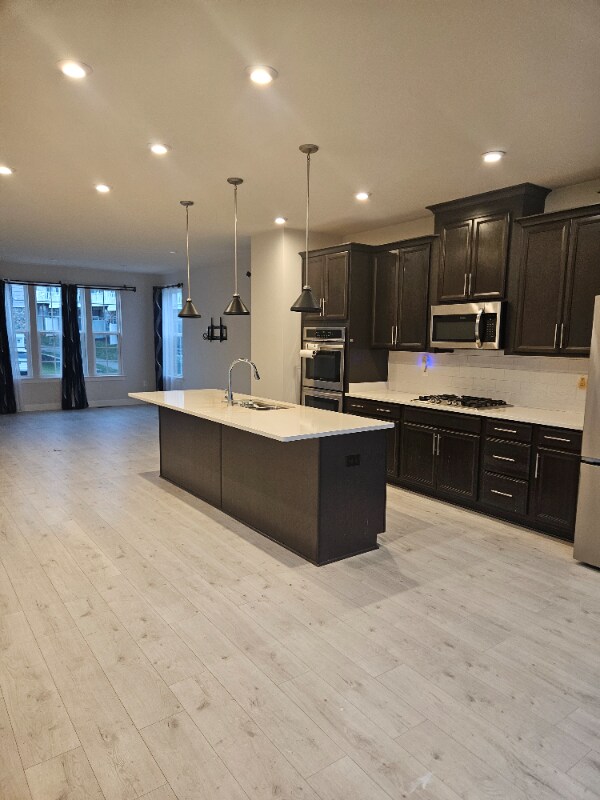 Foto del edificio - 6201 Quinns Creek Dr