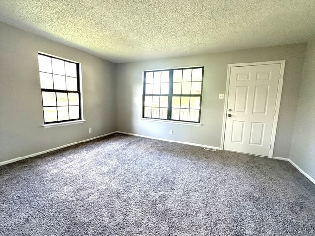 Building Photo - 10063 Northgate Dr