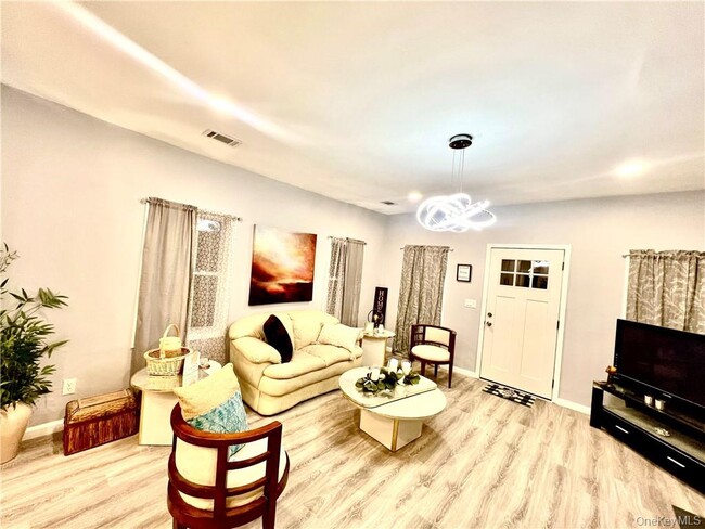 Building Photo - 26 Mill St