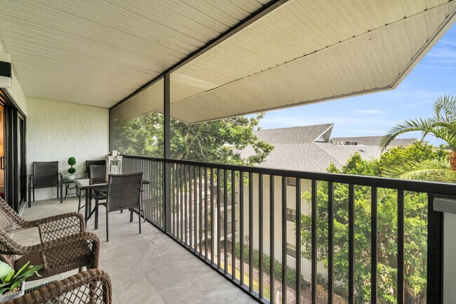 Building Photo - 600 Neapolitan Way