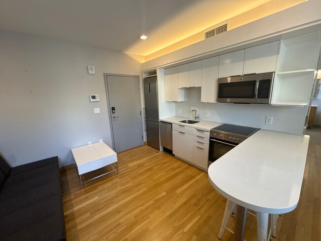 Building Photo - 113 Auburn St