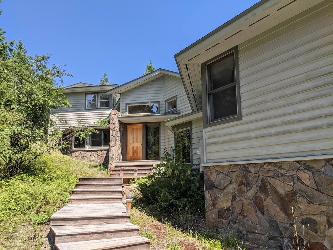 Primary Photo - 111 Sunrise Dr