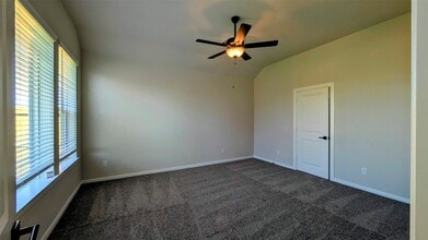 Building Photo - 31814 Blossom Ln