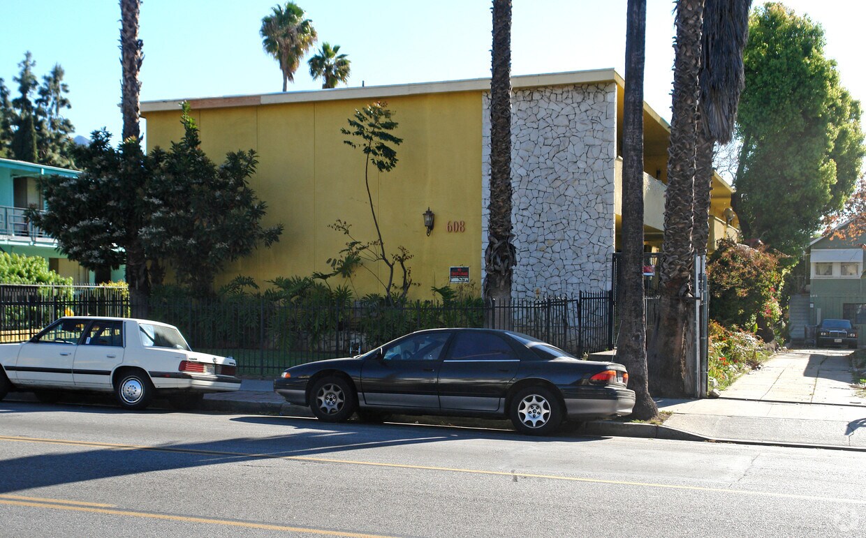 Building Photo - 608 Los Robles Ave