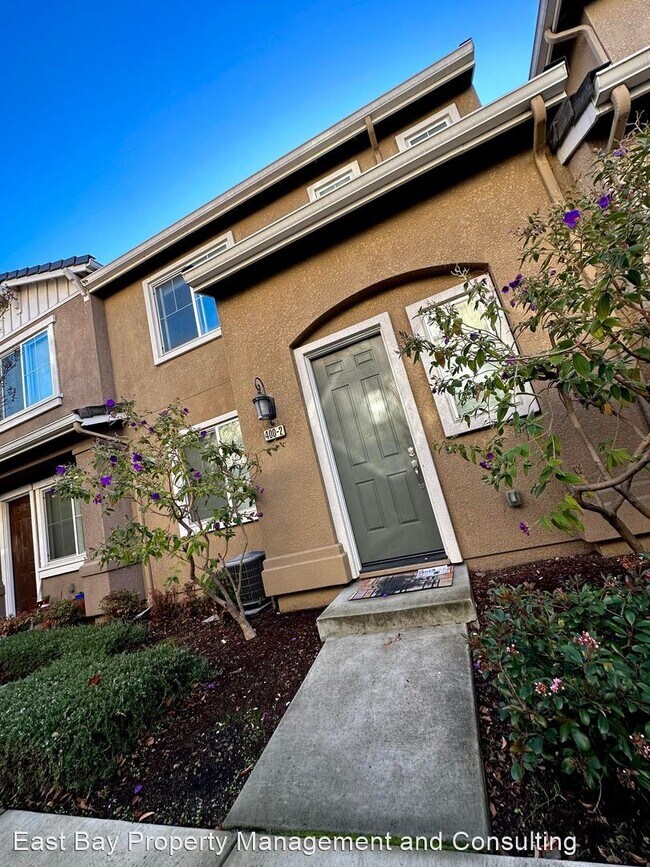 Building Photo - 3 br, 2.5 bath House - 400 Old Oak Lane Un...