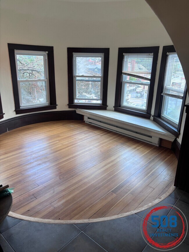 Foto del edificio - 667 Southbridge St