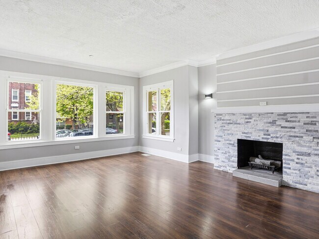 Foto del edificio - 7815 S Emerald Ave