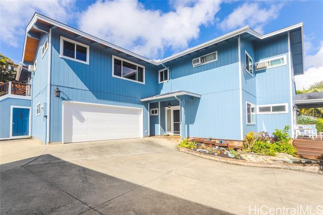 Building Photo - 1399 Nanialii St