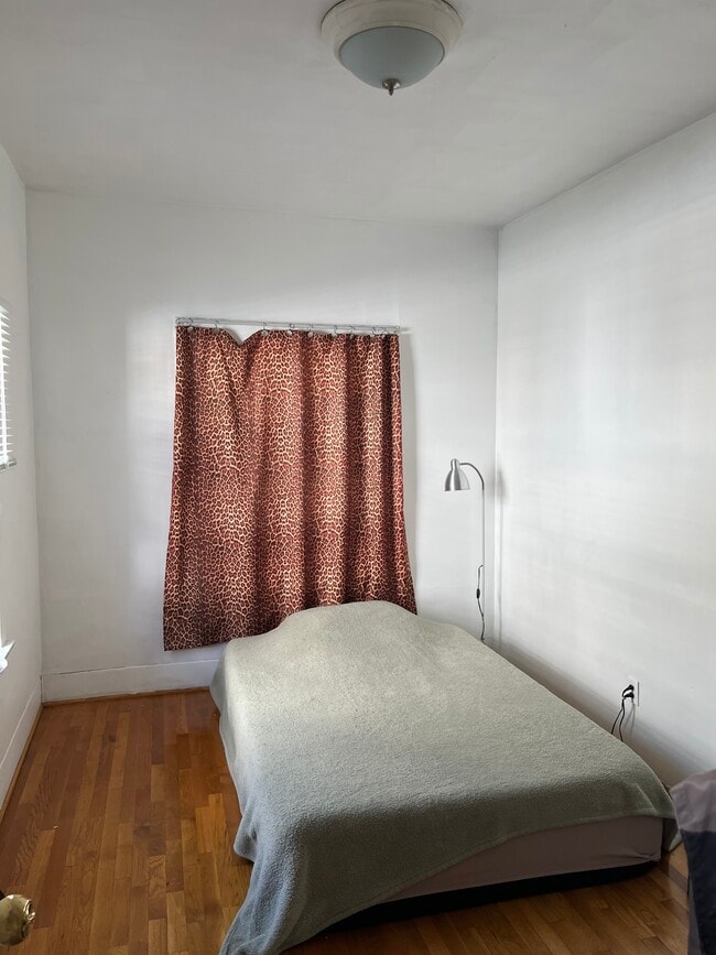 Foto del edificio - 1003 N Coronado St