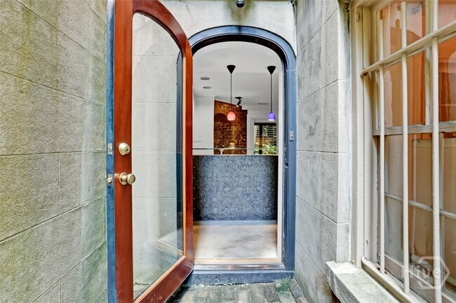 Foto del edificio - 216 E Gaston St