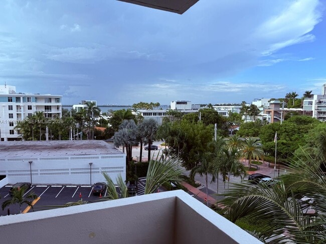 Foto del edificio - 5 Island Ave