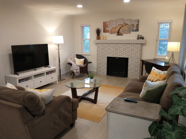 Foto del edificio - 3361 S Dahlia St