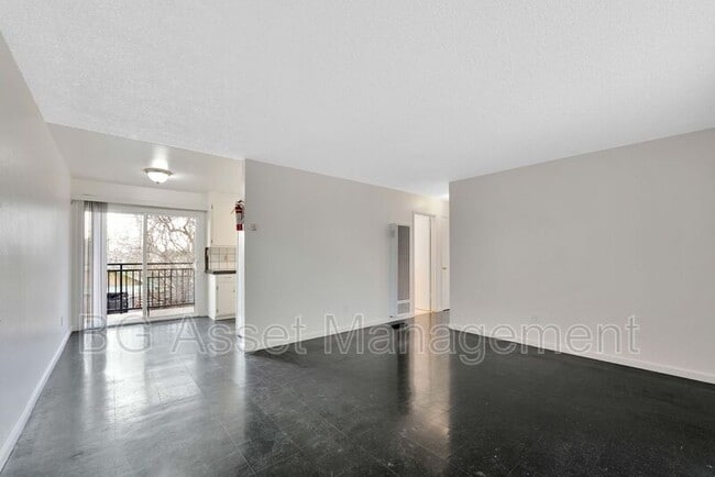 Building Photo - 1610 Sanford Ave