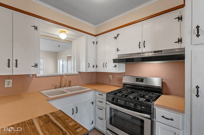 Foto del edificio - 1706 Shady Grove Dr