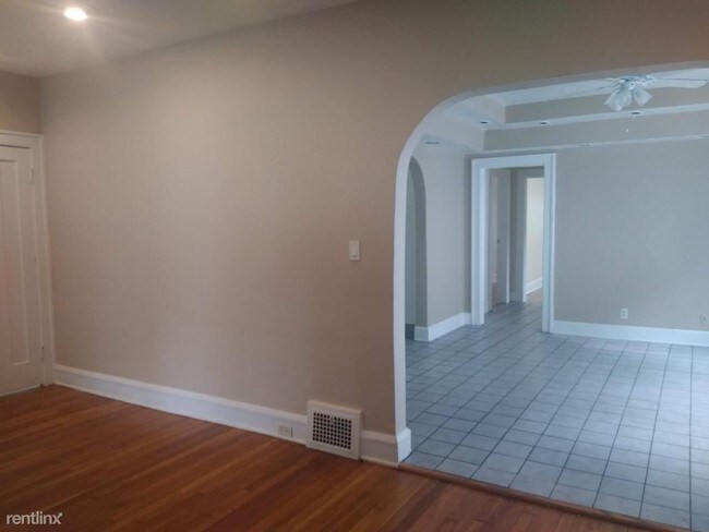 Building Photo - 3171 Meadowbrook Blvd