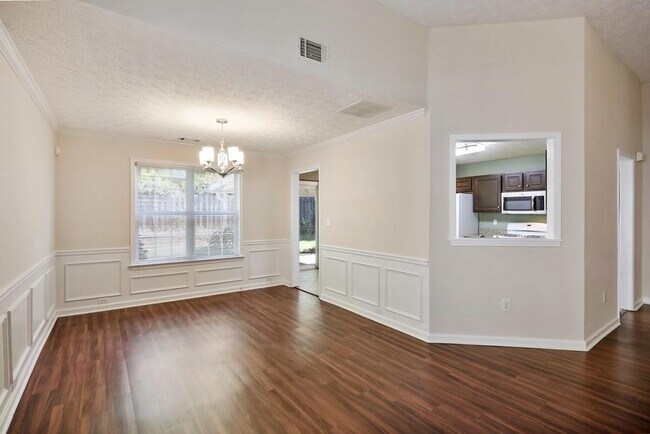 Foto del edificio - 2310 Winthrope Way Dr