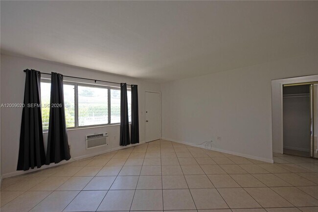 Foto del edificio - 2250 Bay Dr