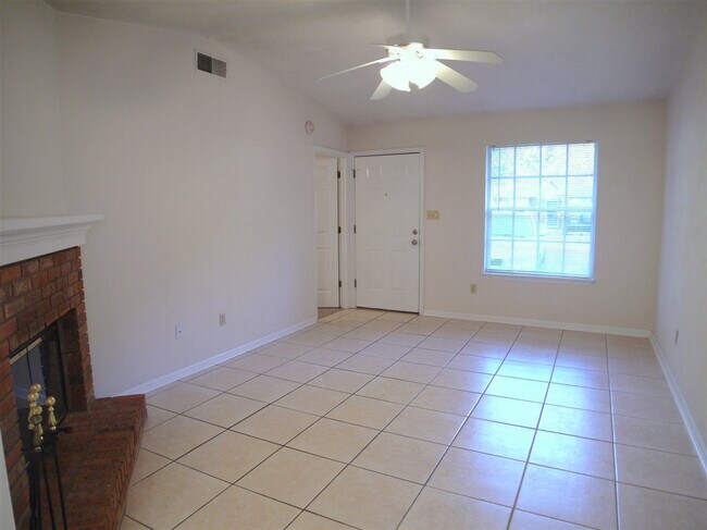 Foto del edificio - 428 Richview Park Cir W