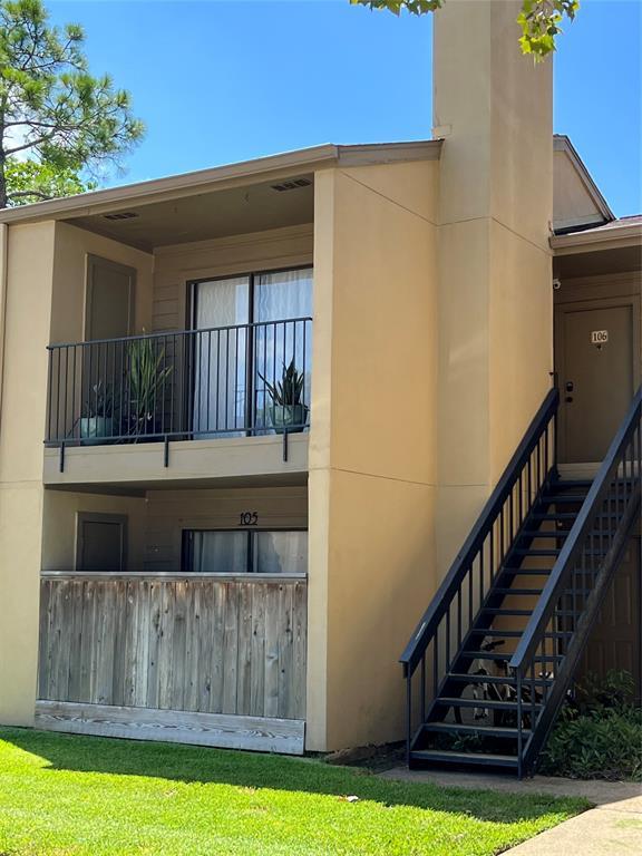 Foto principal - 3300 Pebblebrook Dr