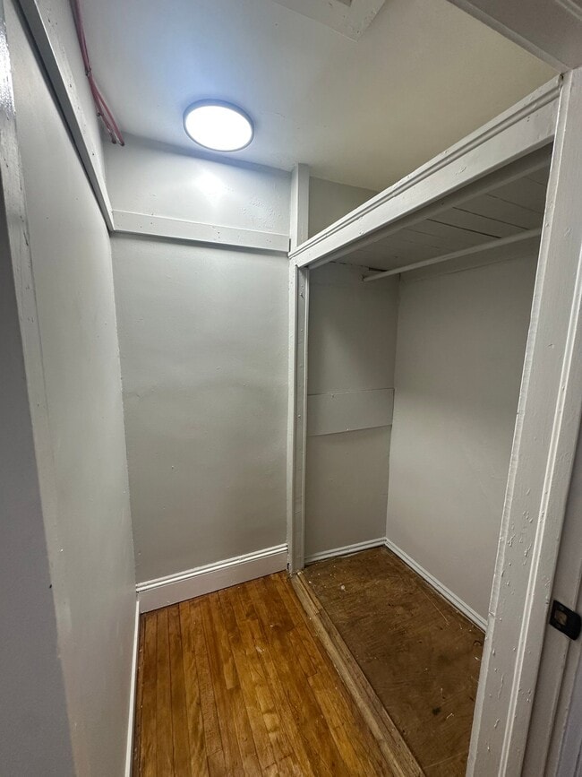 Building Photo - 36 A Victoria St