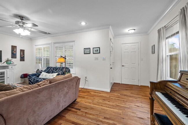 Building Photo - 102 Bonita Ave