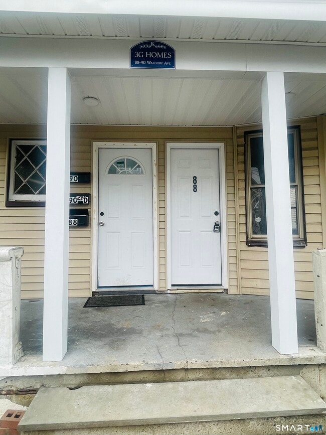 Building Photo - 88 Waldorf Ave