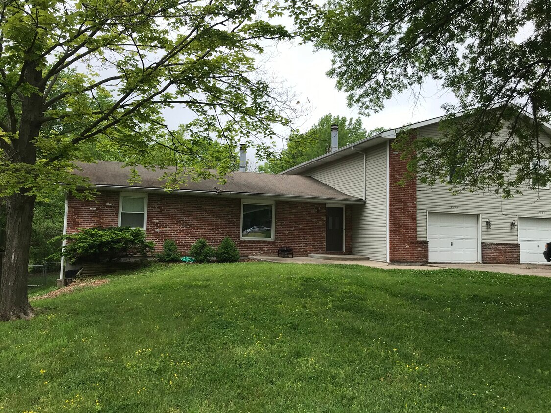 Primary Photo - 4733 Apple Tree Ln