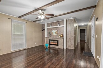 Building Photo - 211 Woodstock