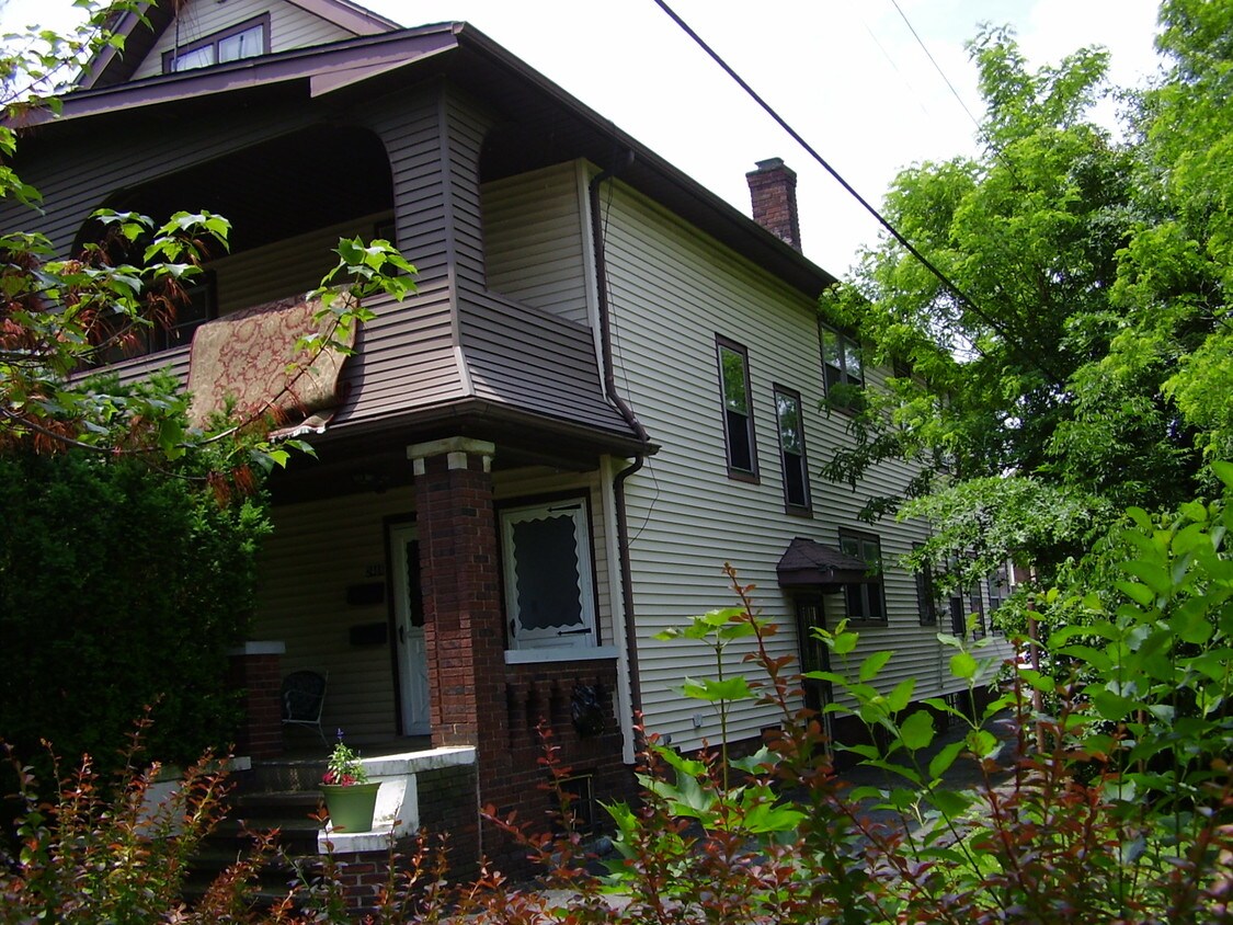 Primary Photo - 2488 E 127th St