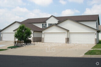 Building Photo - 213 Chateau Dr