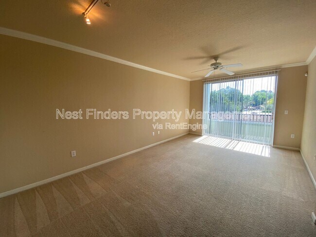 Foto del edificio - 8539 Gate Pkwy W