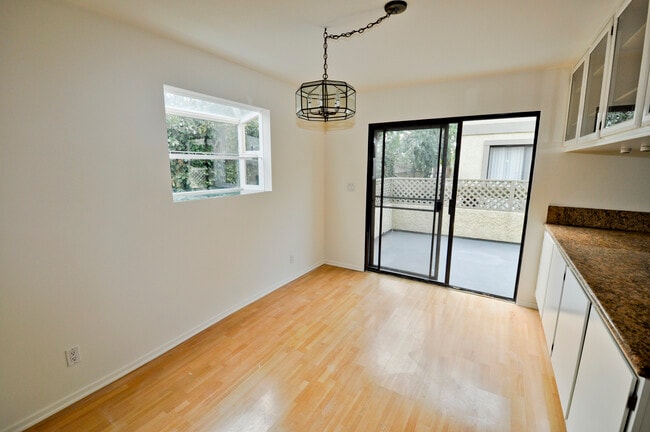 Building Photo - 4063 La Salle Ave
