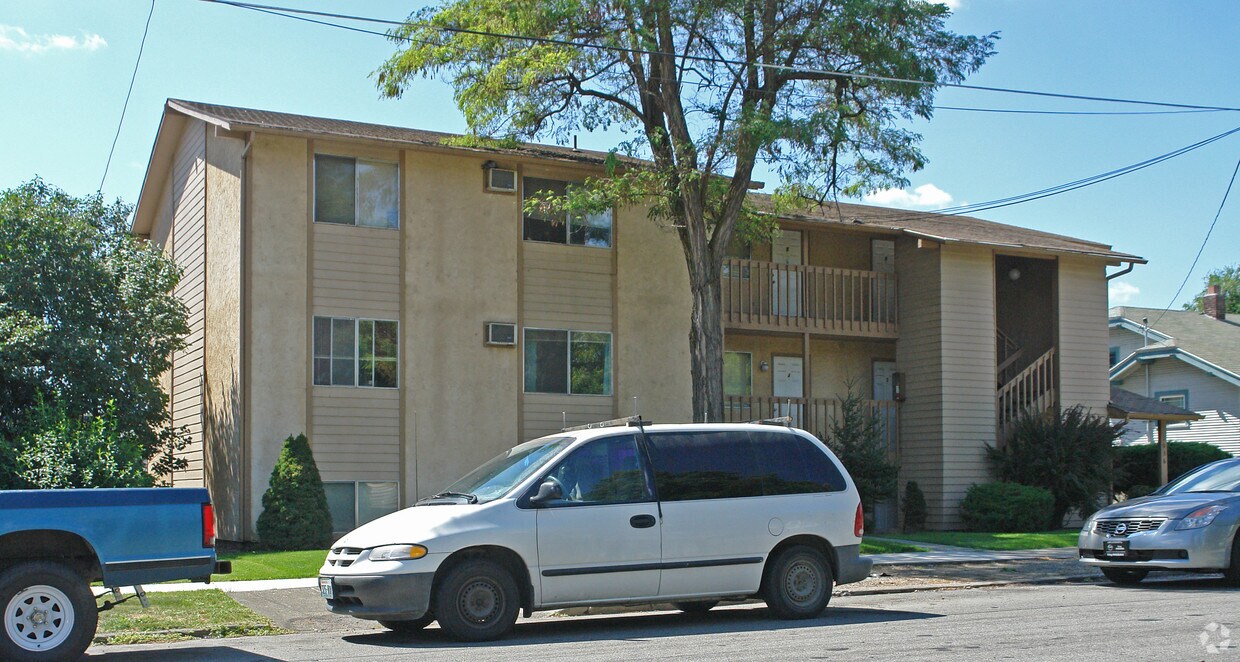 Primary Photo - 1036 E Desmet Ave