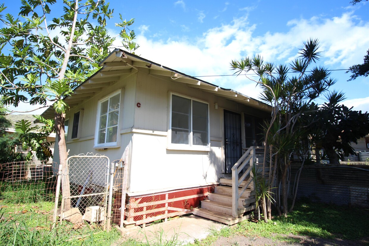 Primary Photo - 84-824-824 Farrington Hwy