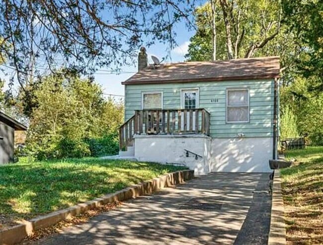 Foto del edificio - 6166 Emerald Ave