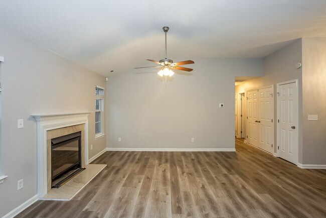 Foto del edificio - 6235 Red Clover Ln