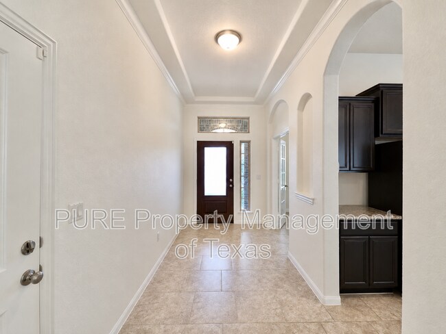 Building Photo - 615 Linares Ln