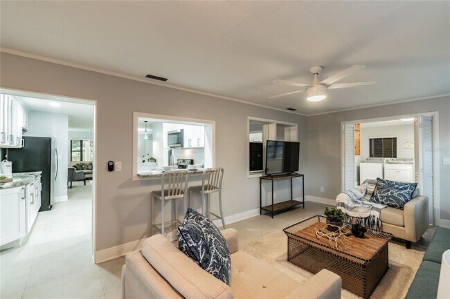 Foto del edificio - 3807 W Elmwood Terrace