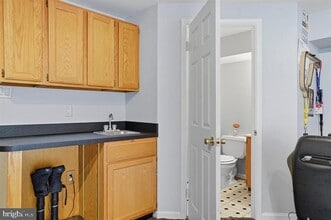 Building Photo - 9353 Kendal Cir