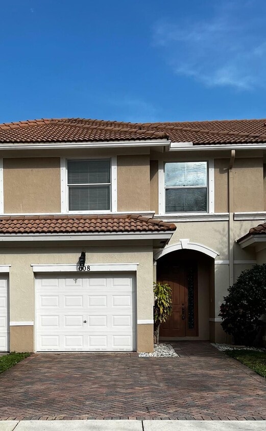 608 Seminole Palms Dr, Greenacres, FL 33463 Townhome Rentals in